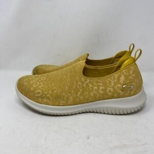 Skechers Women’s 7 Yellow Ultra Flex Jacquard Weekend Trip Slip On Sneakers
